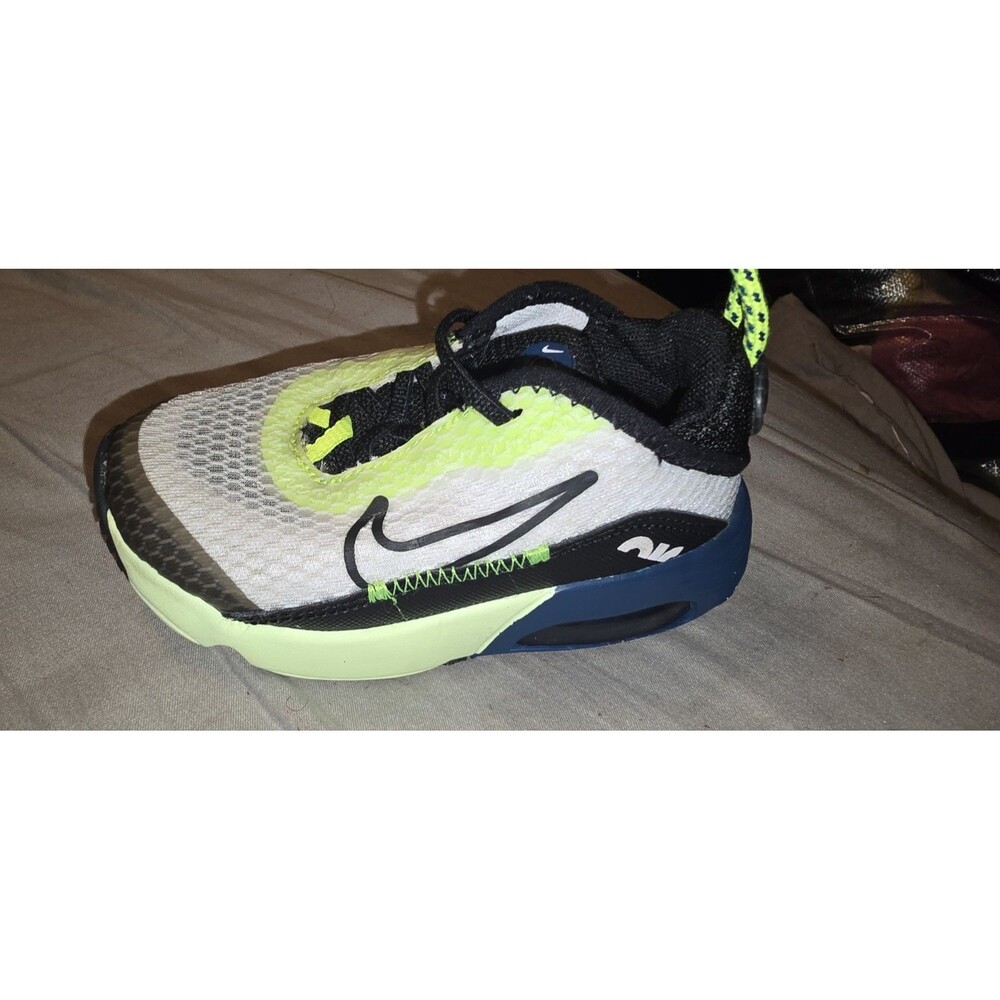 Nike 2090 Unisex Kids 6 Low Top Mesh Lace-Up Sneakers White Black Volt